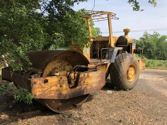 ขาย 355,000 รถบด 10 ตัน 1 เพลา KOMATSU JV100A เครื่อง EH700 แรงดี เกียร์แรง ระบบสะเทือนพร้อม เอกสารเล่มทะเบียน  รถอยู่ นครราชสีมา  090-772-3710 090-772-3708