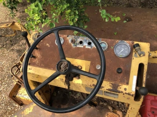 ขาย 355,000 รถบด 10 ตัน 1 เพลา KOMATSU JV100A เครื่อง EH700 แรงดี เกียร์แรง ระบบสะเทือนพร้อม เอกสารเล่มทะเบียน  รถอยู่ นครราชสีมา  090-772-3710 090-772-3708