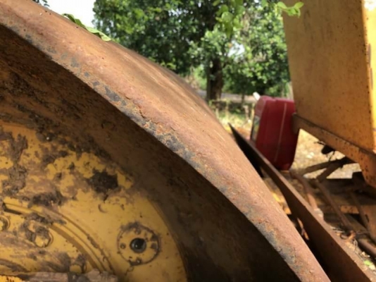 ขาย 355,000 รถบด 10 ตัน 1 เพลา KOMATSU JV100A เครื่อง EH700 แรงดี เกียร์แรง ระบบสะเทือนพร้อม เอกสารเล่มทะเบียน  รถอยู่ นครราชสีมา  090-772-3710 090-772-3708