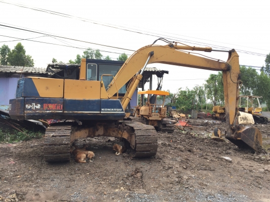 ขายรถแม็คโคร KOMATSU PC100-3 เก่าญี่ปุ่น รถสวยพร้อมใช้งาน มีเอกสารใบอินวอย เครื่องดีช่วงล่างดี ใบแทร็กสวย ราคาต่อรองคุยกันได้ โทร0616613023แพรว