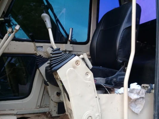 ขาย sk120-1มาร์คทรีหรีอแลกเปลียนpc200 ที่มีไป้ปิ้ง(ลายแย็ก)