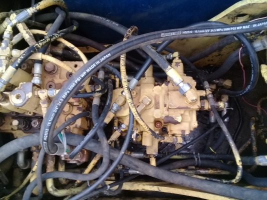 ขาย sk120-1มาร์คทรีหรีอแลกเปลียนpc200 ที่มีไป้ปิ้ง(ลายแย็ก)