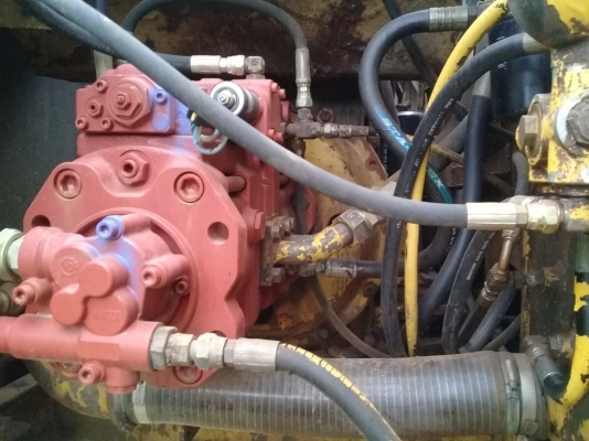 ขาย sk120-1มาร์คทรีหรีอแลกเปลียนpc200 ที่มีไป้ปิ้ง(ลายแย็ก)