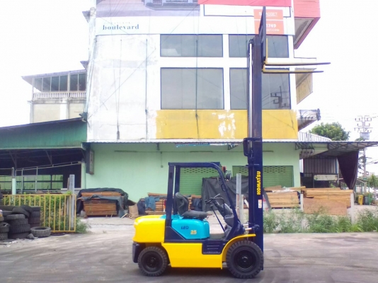 Komatsu ขนาด2.5ตัน เสาสูง4เมตร เกียร์ธรรมดา เครื่องยนต์ดีเซล4D94E ยางตันใหม่4เส้น