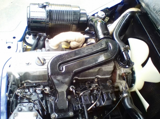 Komatsu ขนาด2.5ตัน เสาสูง4เมตร เกียร์ธรรมดา เครื่องยนต์ดีเซล4D94E ยางตันใหม่4เส้น