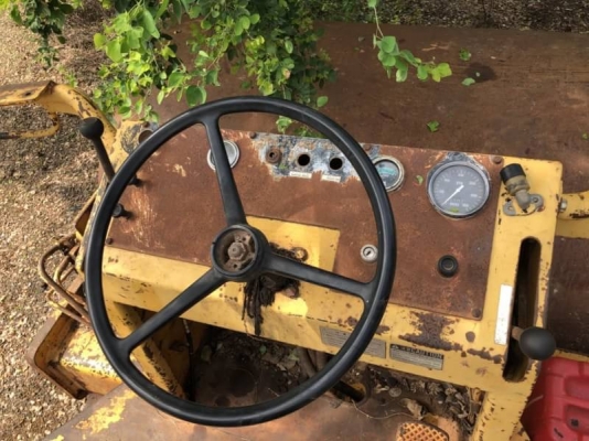 ขาย 355,000 รถบด 10 ตัน 1 เพลา KOMATSU JV100A เครื่อง EH700 แรงดี เกียร์แรง ระบบสะเทือนพร้อม เอกสารเล่มทะเบียน  รถอยู่ นครราชสีมา โทร 0610710295