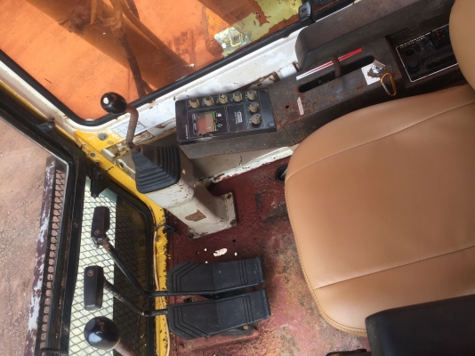 ขายคับรถแบคโฮKomatsu PC90-6ติดหัวคีบพร้อมกะบวยรถพร้อมใช้งาน