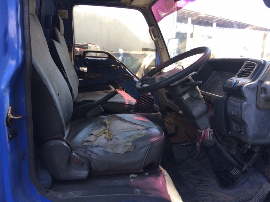 ขาย6ล้อรั้ว isuzu NPR 130แรง ปี44