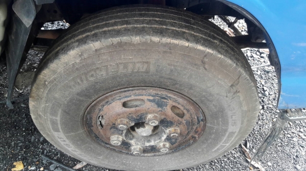 ขาย6ล้อรั้ว isuzu NPR 130แรง ปี44