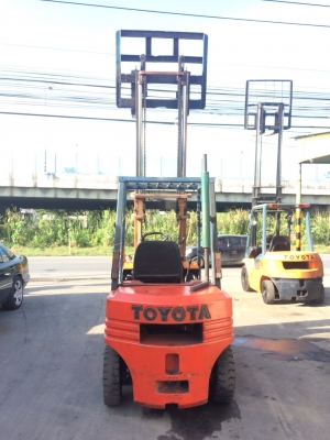 อาร์ ซี เอช โฟรคลิฟท์  ขาย โตโยต้า รุ่น 5 ดีเซล 2.5 ตัน