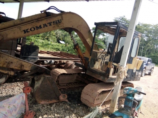 KOMATSU PC 60-1 พร้อมรถเทรลเลอร์ 6 ล้อราคา 300,000 รถสตูล