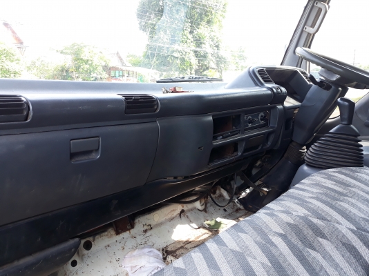 ขายด่วน 6 ล้อ ISUZU NQR150 แรงปี 49 ยาว 5.5 เมตร สภาพพร้อมใช้งาน เครื่องดีคัสซีสวยเอกสารเล่มทะเบียนพ