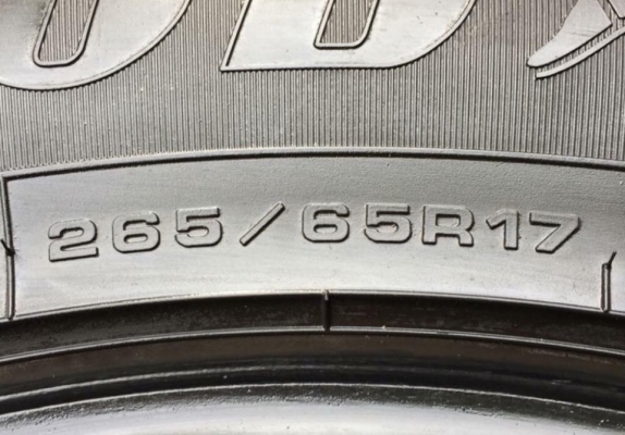 ยาง Goodyear 265 65 17 ปี17 ดอกเต็ม ใช้ยาว ราคาไม่แพง