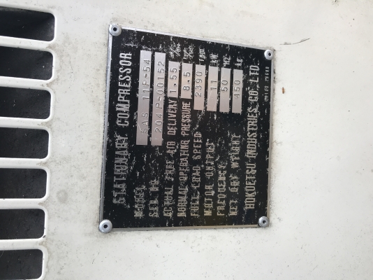 ขายปั๊มลมสกรู15แรงพร้อมแอร์ไดเออร์ในตัวของแอร์แมนพร้อมใช้ครับ