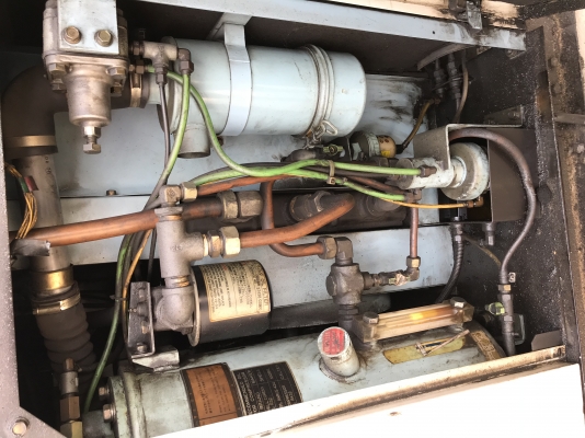 ขายปั๊มลมสกรู15แรงพร้อมแอร์ไดเออร์ในตัวของแอร์แมนพร้อมใช้ครับ