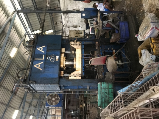 ขายแท่นอัด250ตันมีกุดชั่นพร้อมใช้ของใต้หวันราคาเบาๆๆครับ