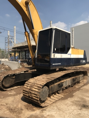 Komatsu PC200LC-5 รถสภาพดีพร้อมใช้งาน ใส่บูมยาวใหม่ สนใจติดต่อ 0813553478(คุณโย)