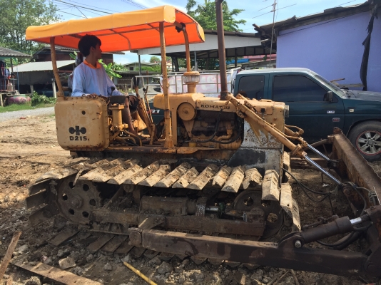 ขายรถแทร็กเตอร์D2-3PL สภาพพร้อมใช้งาน เครื่องดีช่วงล่างดี ราคาต่อรองคุยกันได้ โทร0616613023แพรว