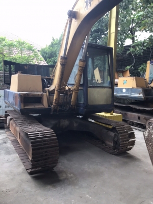 Komatsu PC120-3 รถสภาพสวย เครื่องปั๊มดี บอดี้สีไม่สวย แต่ไม่ผุ สนใจติดต่อ0813553478(คุณโย)