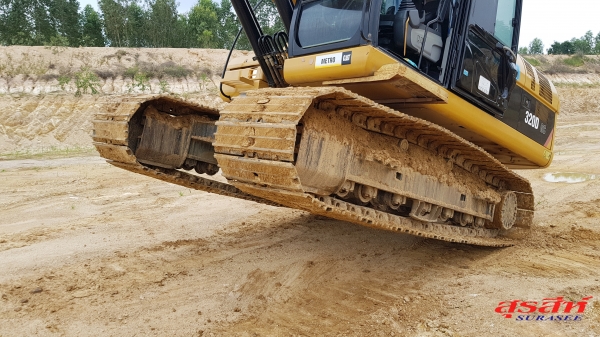 ขายรถแบคโฮ CAT 320D GC ใช้งาน 12,xxx ชั่วโมง สภาพเทพบุตร พร้อมใช้งาน รถยืนบ่อดิน มีการใช้งานและดูแลรักษาดี