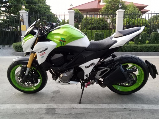 Z800 ปี2013 สีสวย สดมาก ของแต่งแน่นๆ