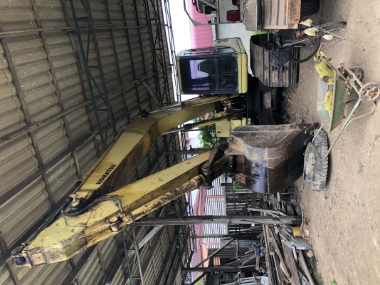 ขายแบคโฮ Komatsu Pc 200 - 6 รุ่น 6 พร้อมเล่ม พร้อมทำงาน