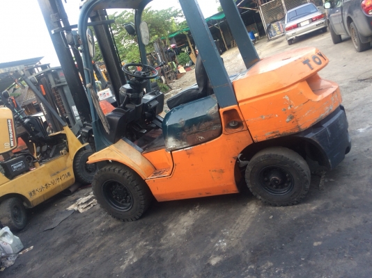อาร์ ซี เอช โฟรคลิฟท์ ขาย โตโยต้า รุ่น 7 ดีเซล 2.5 ตัน