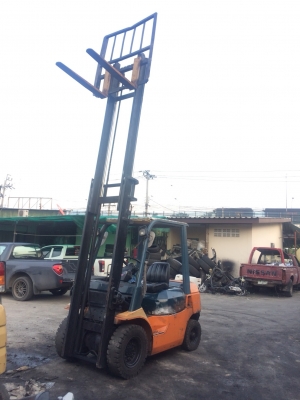 อาร์ ซี เอช โฟรคลิฟท์ ขาย โตโยต้า รุ่น 7 ดีเซล 2.5 ตัน