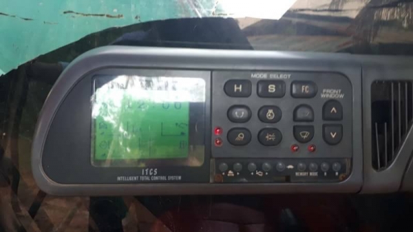 ขาย 395,000 KOBELCO sk 100-5 ปั้มแรง เอวแน่น ช่วงล่างแน่น ไฟฟ้าตัดแต่อุปกรอยู่ครบ เครื่องหลวม สัญญาซื้อขาย รถอยู่ ยโสธร 090-772-3710 090-772-3708