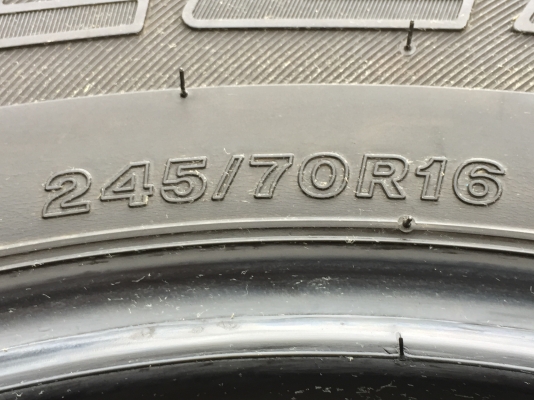 ยาง Bridgestone 245 70 16 ปลายปี16 ดอกเต็ม ไม่มีปะ ใช้ยาว ราคาไม่แพง