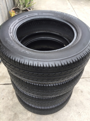 ยาง Dunlop 215 65 16 ปี17 ดอกเต็ม เนื้อนิ่มๆ ใช้ยาว ราคาไม่แพง