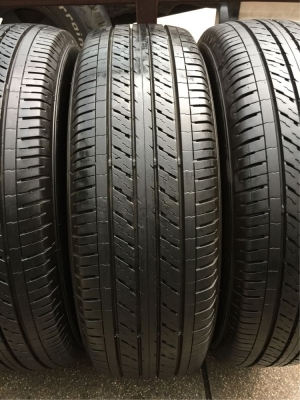 ยาง Dunlop 215 65 16 ปี17 ดอกเต็ม เนื้อนิ่มๆ ใช้ยาว ราคาไม่แพง