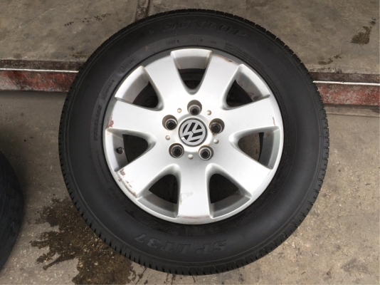 ยาง Dunlop 215 65 16 ปี17 ดอกเต็ม เนื้อนิ่มๆ ใช้ยาว ราคาไม่แพง