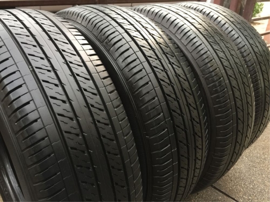 ยาง Dunlop 215 65 16 ปี17 ดอกเต็ม เนื้อนิ่มๆ ใช้ยาว ราคาไม่แพง