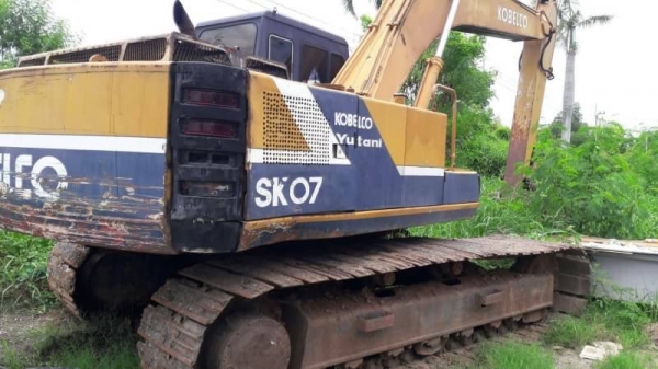 ขาย 430,000 KOBELCO sk 200-2 ตัวเดินใหญ่  เครื่องดี ปั้มแรง เอวแน่น ช่วงล่างเต็ม สัญญาซื้อขาย รถพร้อมใช้งาน รถอยู่  บ้านโป่ง ราชบุรี 090-772-3710 090-772-3708