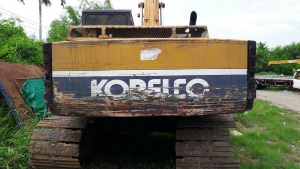 ขาย 430,000 KOBELCO sk 200-2 ตัวเดินใหญ่  เครื่องดี ปั้มแรง เอวแน่น ช่วงล่างเต็ม สัญญาซื้อขาย รถพร้อมใช้งาน รถอยู่  บ้านโป่ง ราชบุรี 090-772-3710 090-772-3708