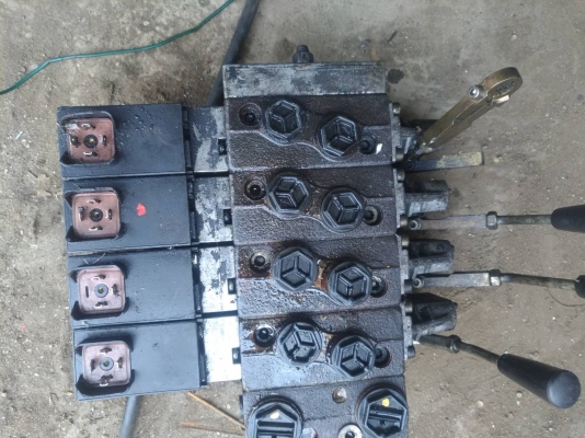 คอนโทรนไฮดรอลิกไฟฟ้า