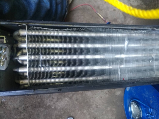 ตู้แอร์พร้อมพัดลม