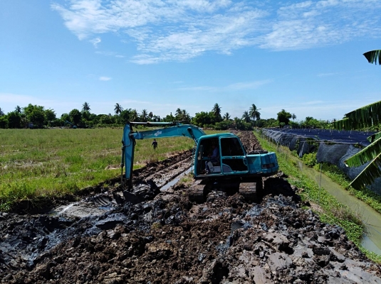 ขายด่วน KOBELCO SK120MART III สภาพสวยพร้อมลุยงาน เครื่องปั้มดีเยี่ยม โซ่ช่วงล่างสวย แอร์เย็น ทำงานทั้งวันไม่มีโหลด สนใจสอบถาม 093 0764943 คุณ ตั้ม