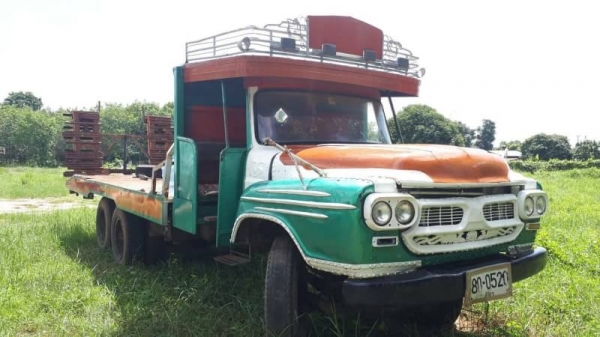 ขาย 200,000 รถบรรทุกรถเกี่ยวข้าวสิบล้อ ISUZU หน้ายาว 1 เพลา หัวดี ยางดี คัชซีสวย รถพร้อมใช้ รถอยู่ ยโสธร 090-772-3710 090-772-3708