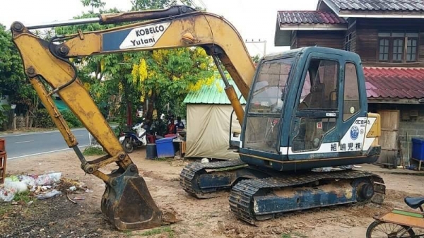 ขาย 535,000 KOBELCO sk 60-3 สภาพเก่านอก เอกสารอินวอยทร์ ไฟฟ้าครบ เครื่องดี ปั้มแรง เอวแน่น ช่วงล่างเต็ม รถสวยพร้อมใช้ รถอยู่ ยโสธร 090-772-3710 090-772-3708