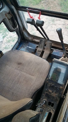 ขาย 535,000 KOBELCO sk 60-3 สภาพเก่านอก เอกสารอินวอยทร์ ไฟฟ้าครบ เครื่องดี ปั้มแรง เอวแน่น ช่วงล่างเต็ม รถสวยพร้อมใช้ รถอยู่ ยโสธร 090-772-3710 090-772-3708