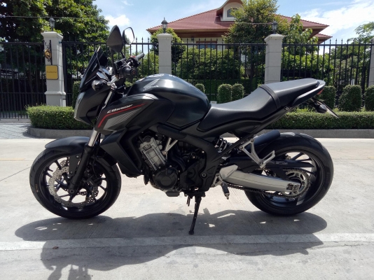 Cb650f ปี2015 ไมล์ 17,xxx ท่อแต่งลั่นๆ Cb650f ปี2015 ไมล์ 17,xxx ท่อแต่งลั่นๆ