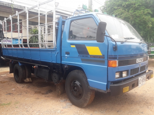 ISUZU NPR 110แรง พวงมาลัยพาวเวอร์ ยกหัวได้ ดาวน์98,000บาท ออกรถได้เลย ไม่เช็คเครดิตบูโร พร้อมลุยงานไ