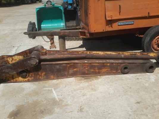 ขายตัวต่ออาร์ม รถขุดขนาด200 เช่น kobelco sk200 และอีกหลายรุ่น ซอกแขน 33cm ปลายแขน 32.5 cm สลัก80 ต่อแล้วยาวได้ 2.10cm สินค้าเก่านอก ยังไม่เคยใช้งานในไทย
