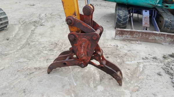 ขายตัวคีบปากหนีบไม้ อุปกรฌ์สำหรับรถขุดเล็กไซค์  40/50/60  สินค้าเก่านอก ขายตามสภาพ