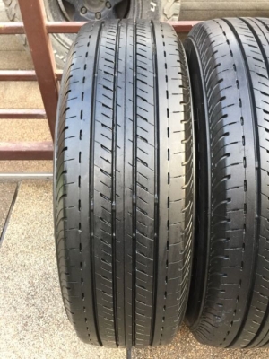ยาง Bridgestone 205 70 15 ปี17 ดอกเต็ม ไม่มีปะ ใช้ยาว ราคาไม่แพง
