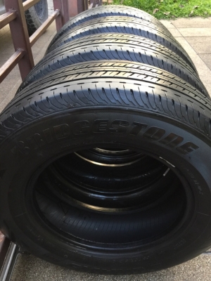 ยาง Bridgestone 205 70 15 ปี17 ดอกเต็ม ไม่มีปะ ใช้ยาว ราคาไม่แพง