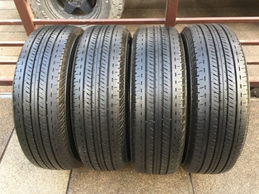 ยาง Bridgestone 205 70 15 ปี17 ดอกเต็ม ไม่มีปะ ใช้ยาว ราคาไม่แพง
