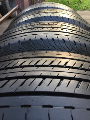 ยาง Bridgestone 205 70 15 ปี17 ดอกเต็ม ไม่มีปะ ใช้ยาว ราคาไม่แพง